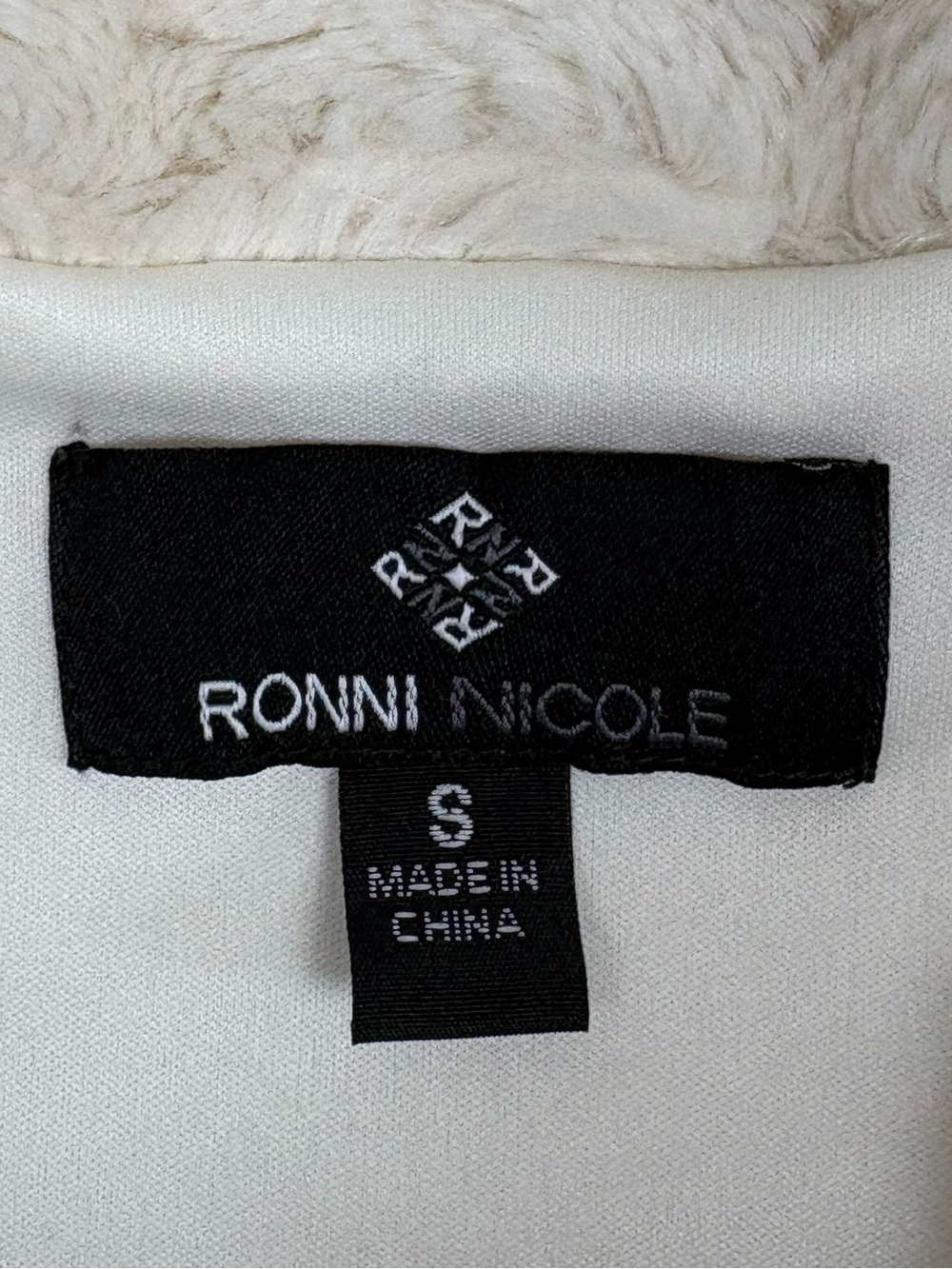 Ronni Nicole Cream Faux Fur Open-Front Teddy Jacket Small Mob Wife Soft Glam - Picture 2 of 7